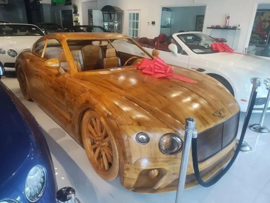 деревянный Bentley
