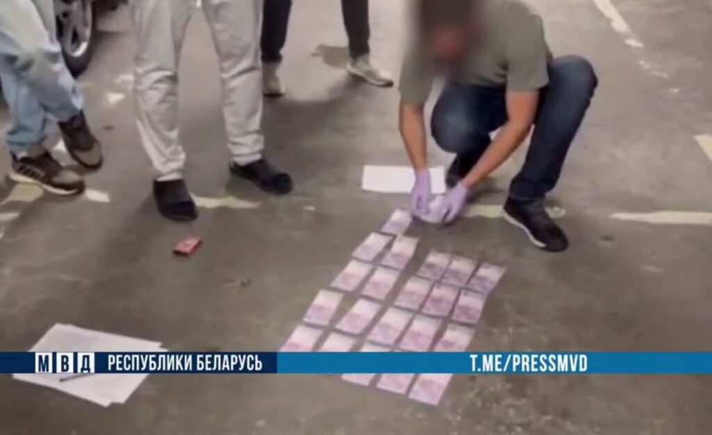 В Гродно замдиректора химпредприятия задержали за взятку в 75 тысяч рублей