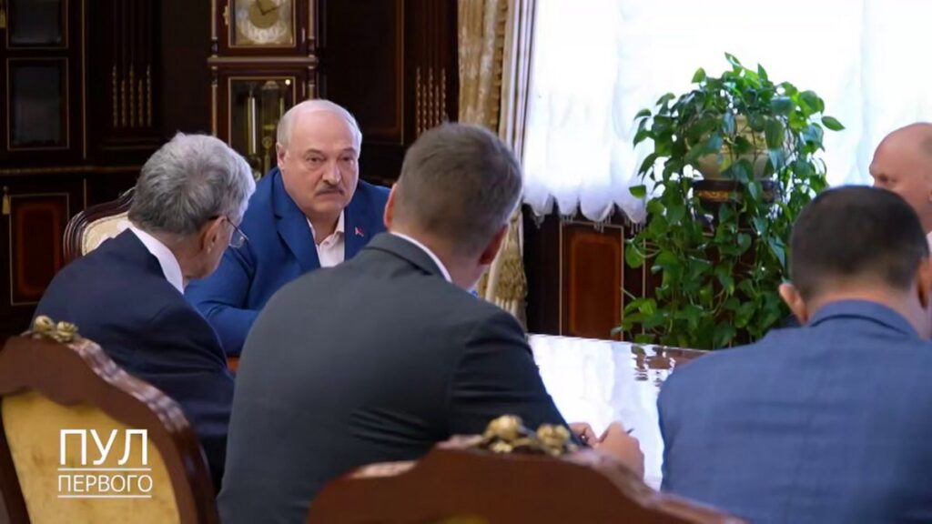 Лукашенко предложил обсудить с представителем США тему заключенных, волнующую Трампа