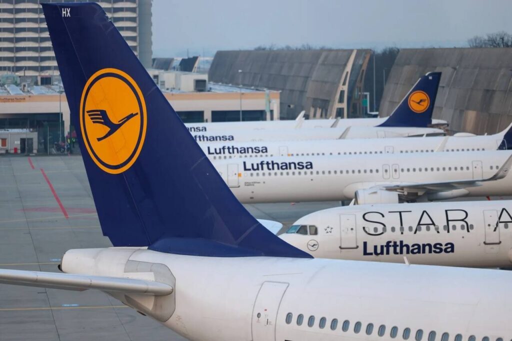 Lufthansa уходит на цифровизацию: 20% административного персонала под сокращение