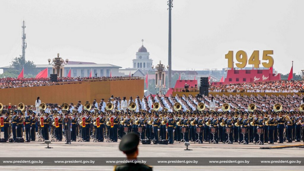 Западный сверчок, знай свой ШОСток: мировой саммит завершился грандиозным парадом