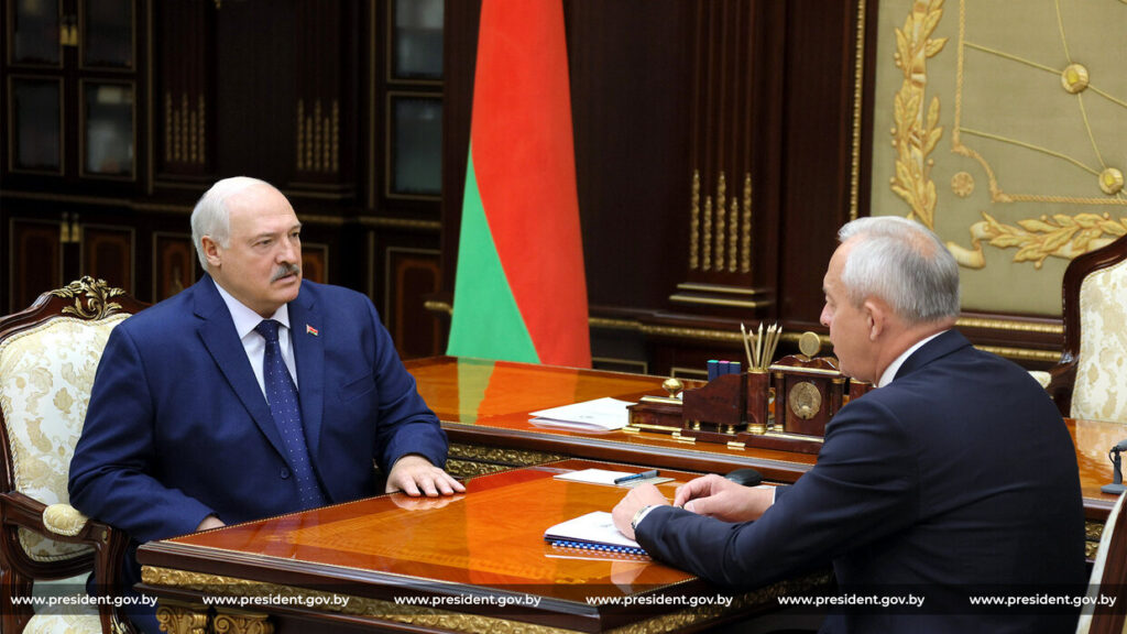 Лукашенко похвалил депутатов за работу с людьми и международное продвижение Беларуси