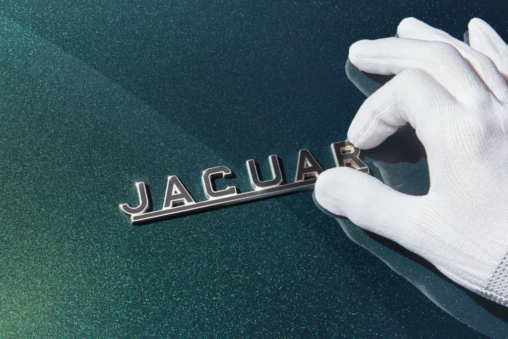 Производство Jaguar Land Rover остановили из-за кибератаки