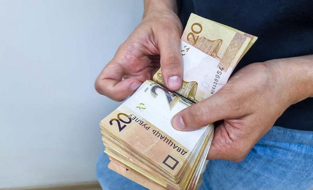 В Логойском районе работодатели задолжали сотрудником зарплату — вмешалась прокуратура