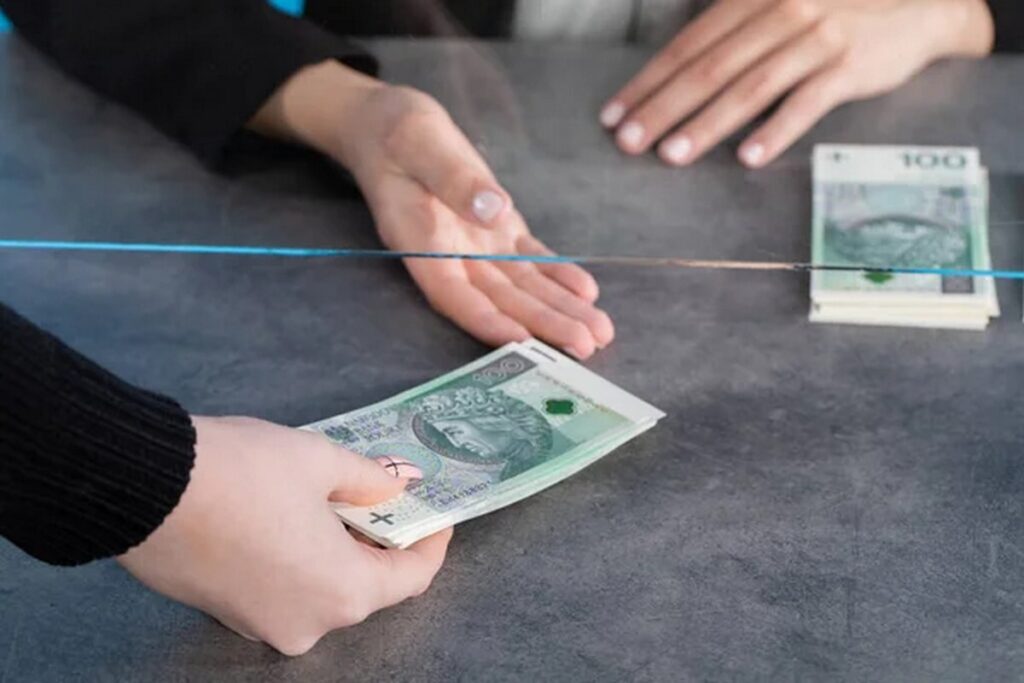 В Польше планируют отменить выплаты на детей для неработающих иностранцев