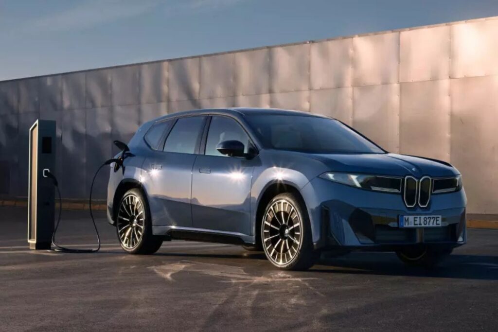 BMW показала iX3 в новой концепции Neue Klasse: запас хода до 805 км и зарядка за 21 минуту