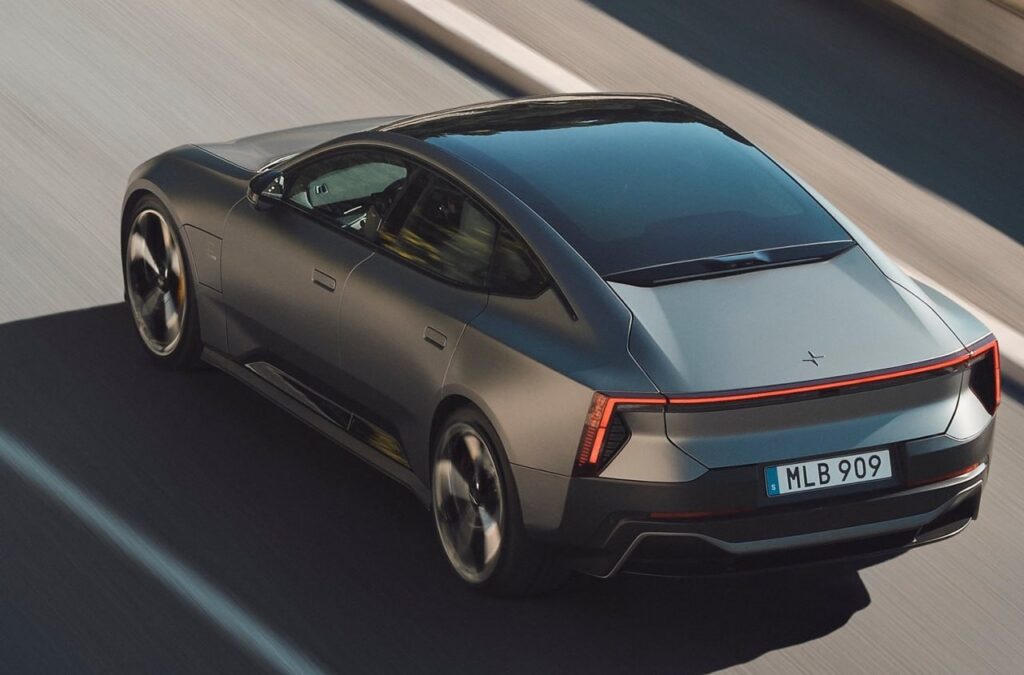 На рынок вышел флагманский электроседан Polestar 5