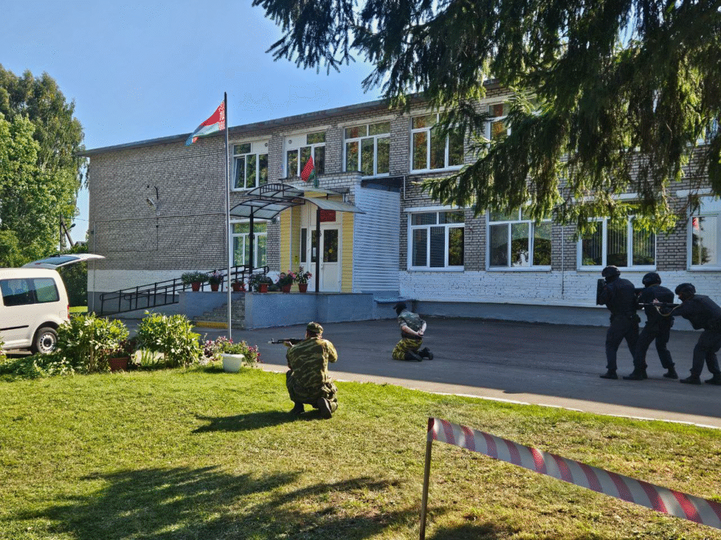 Председатели райисполкомов в Молодечно учились защищать территории и стратегические объекты