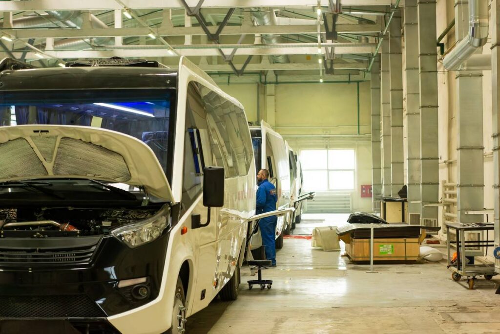 Как борисовские мастера создают автобусы, которые работают на страну