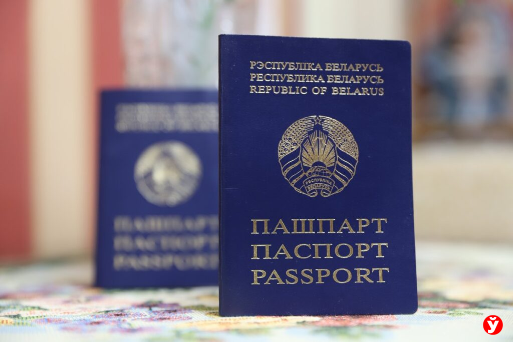 Белорусское гражданство получили более 300 человек из 17 стран
