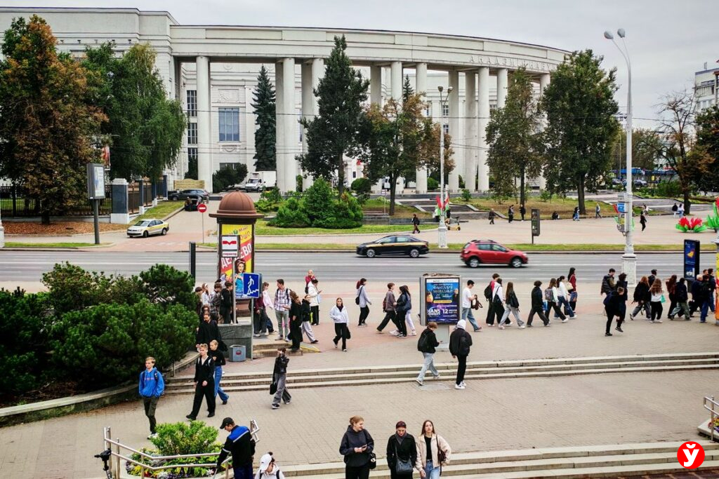 Новые правила для «тунеядцев», льготы дачникам и полеты на Шри-Ланку: что изменится в октябре