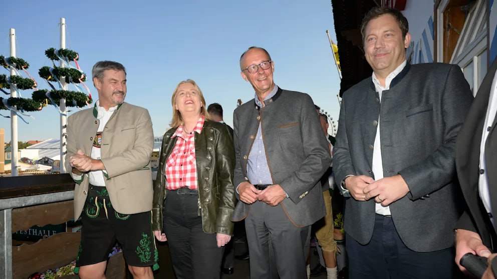 Вместо приятной компании — свист. Мерц пожалел, что посетил Октоберфест