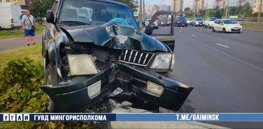 В Минске ограничено движение после ДТП с Toyota на улице Янки Брыля