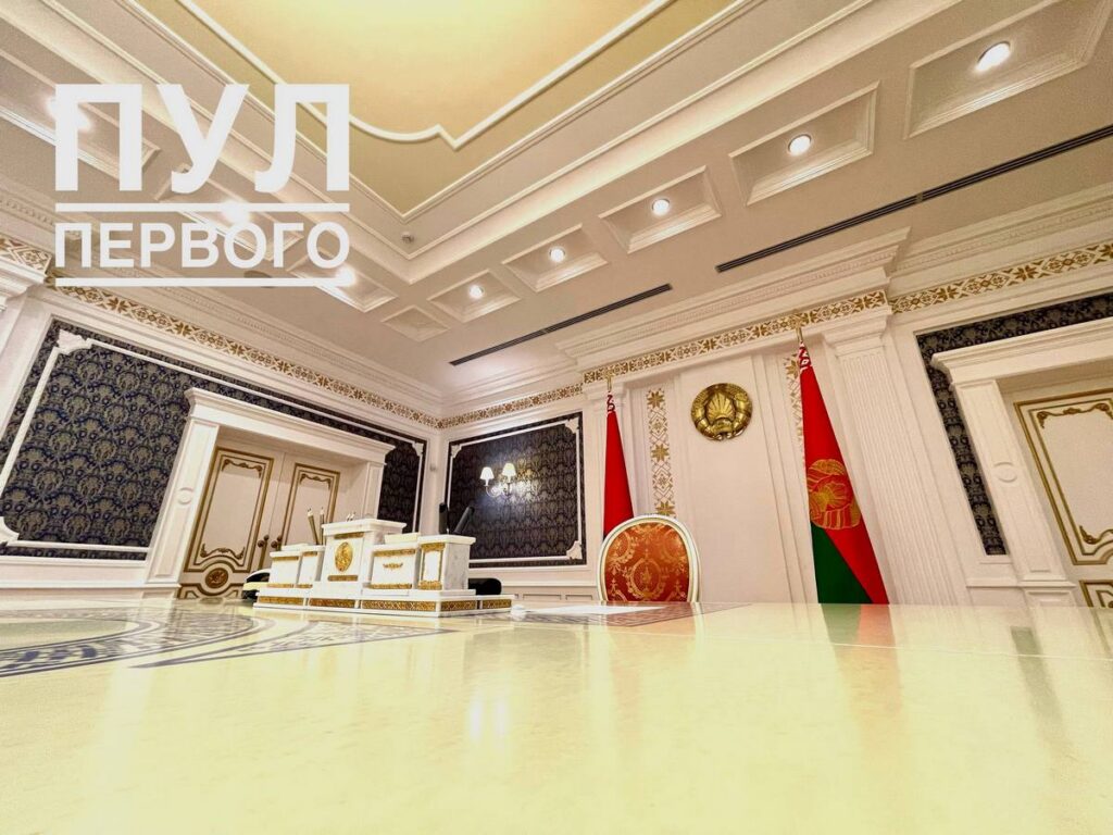 Лукашенко поручил определить механизмы контроля в сфере криптовалют