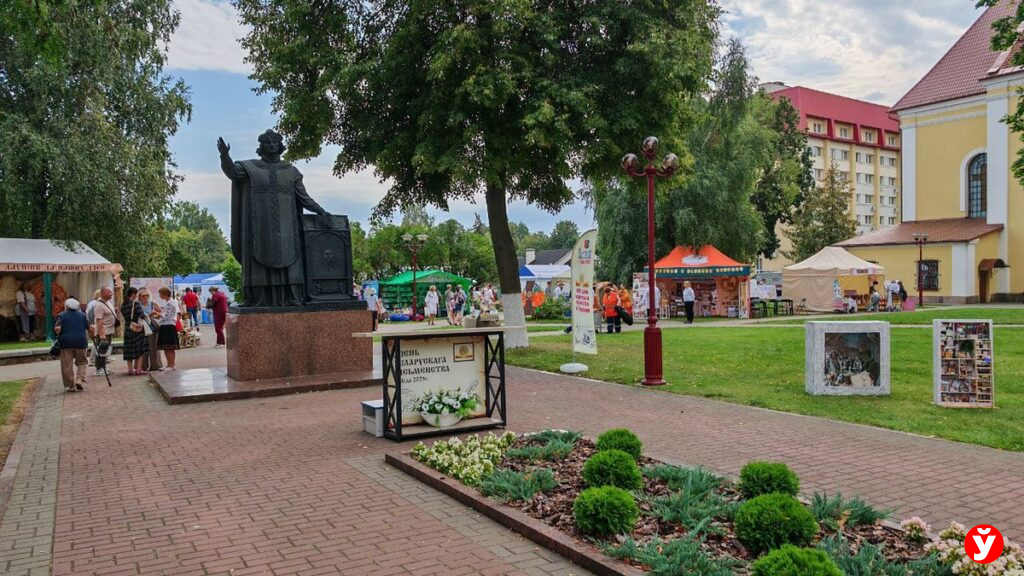От «Матушка Земля» до «Мой родны кут». В Лиде празднуют День белорусской письменности