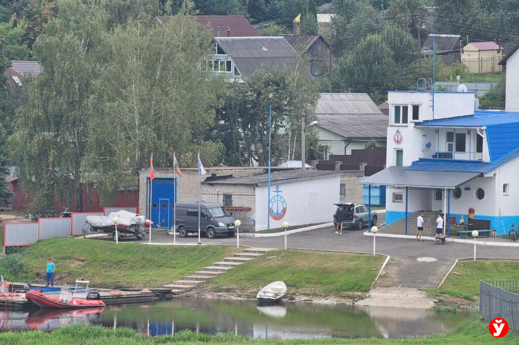 В Борисове у Дубков спасли тонущего мужчину