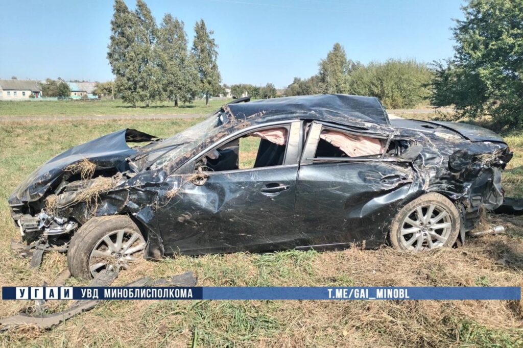 В Копыльском районе произошло ДТП с переворотом — водитель и пассажир в больнице