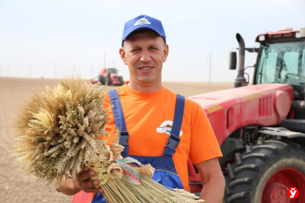 Кушнаренко пожелал хлеборобам Минщины богатых урожаев и выразил признательность за труд