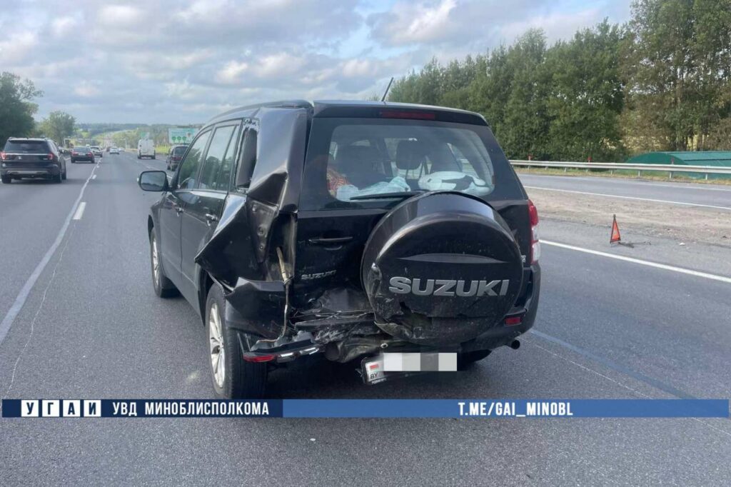 Столкновение автомобилей в Минском районе: Fiat Bravo врезался в Suzuki Grand Vitara