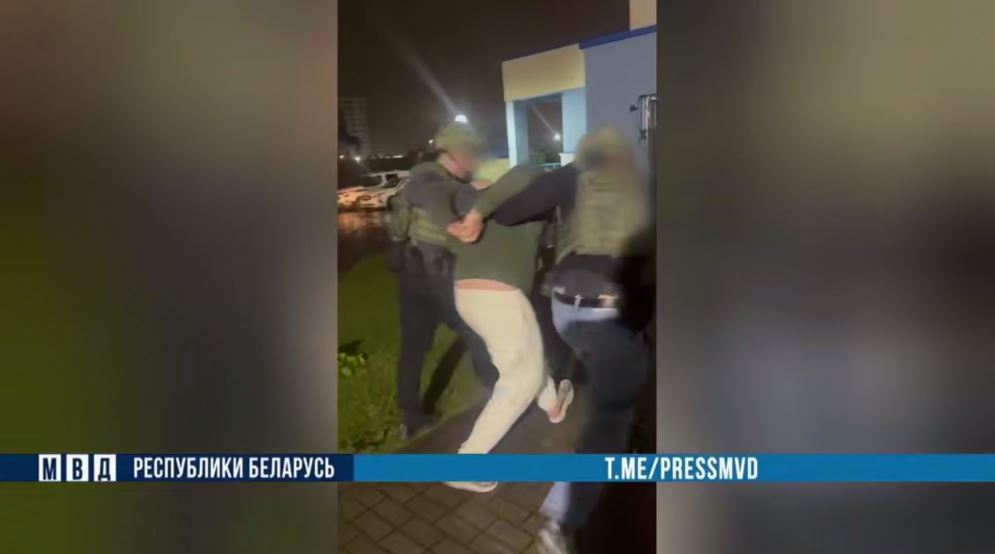Элитные внедорожники так и не приехали: житель Гродненщины обманул земляков на 200 тысяч рублей