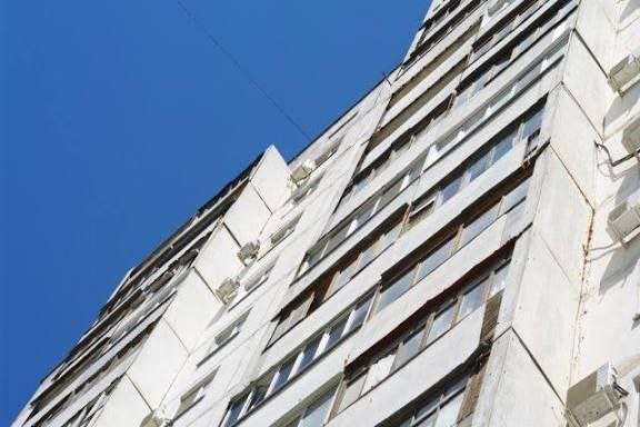 Подросток погиб после падения с высоты в Борисове. Следователи рассказали подробности