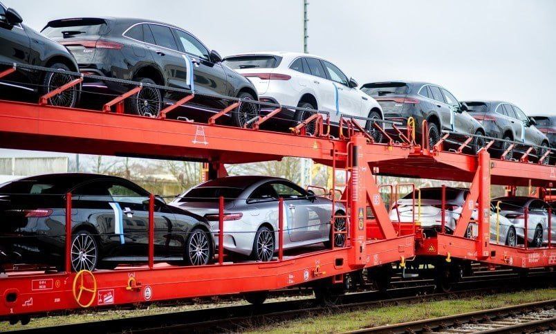 20 человек задержали за незаконную продажу люксовых авто в Россию и Беларусь