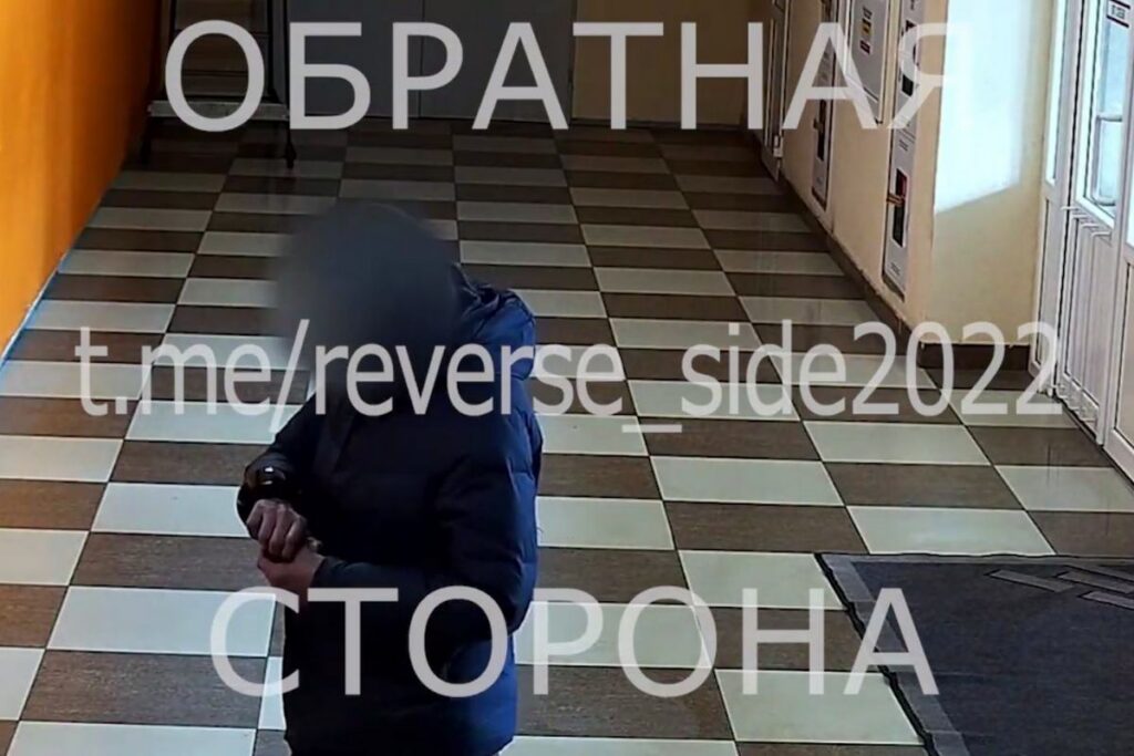 Пациент в минской больнице украл из палат тонометр, наушники, зарядки и даже конфеты