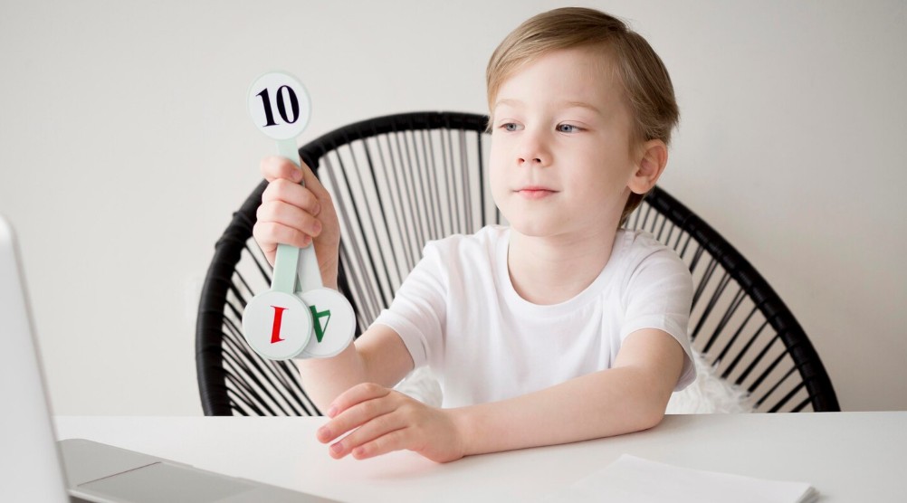 Карты для 6-летних детей можно оформить в банках Беларуси: топовые предложения