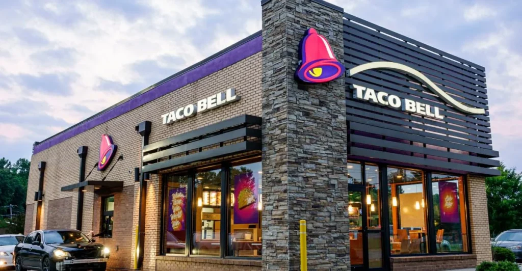 Taco Bell внедрил голосовой ИИ в Drive-Thru, но клиенты в ярости: «Он всё путает!»