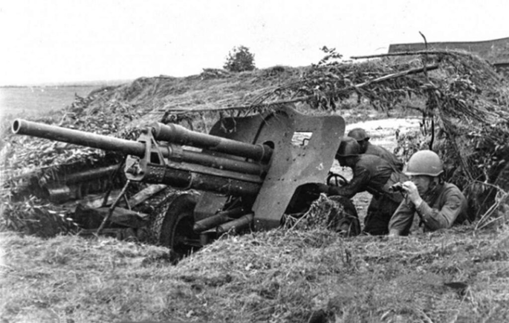 Навеки остался двадцатилетним. В память об освобождавшем Беларусь Айткеше Ибраеве