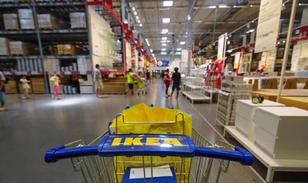 IKEA заплатит 1,5 млн евро за видеосъемку случайных прохожих и слежку за покупателями
