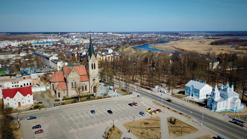 В Вилейском районе на торги выставили здания школ и детского сада — цена вас удивит