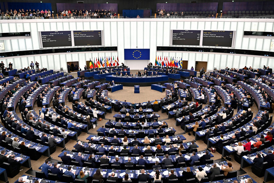 Три вотума недоверия за три месяца: почему Европарламент снова голосовал против фон дер Ляйен