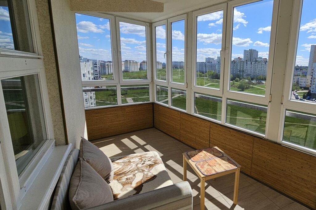 Двушка в Минске для молодой семьи: уют, лоджия и всё необходимое за 500 долларов