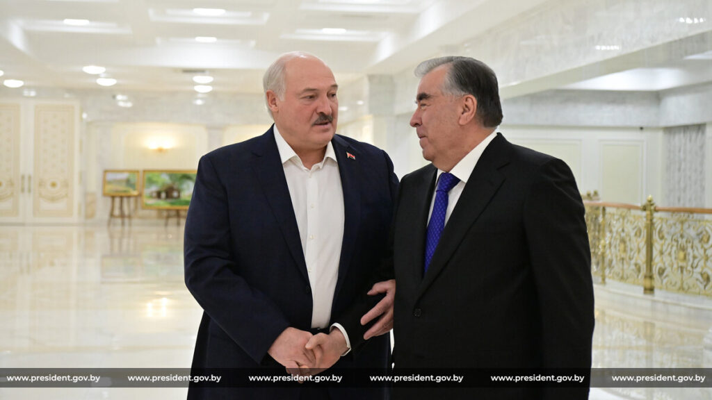 Лукашенко поздравил Рахмона с днем рождения и обсудил важные проекты Беларуси и Таджикистана
