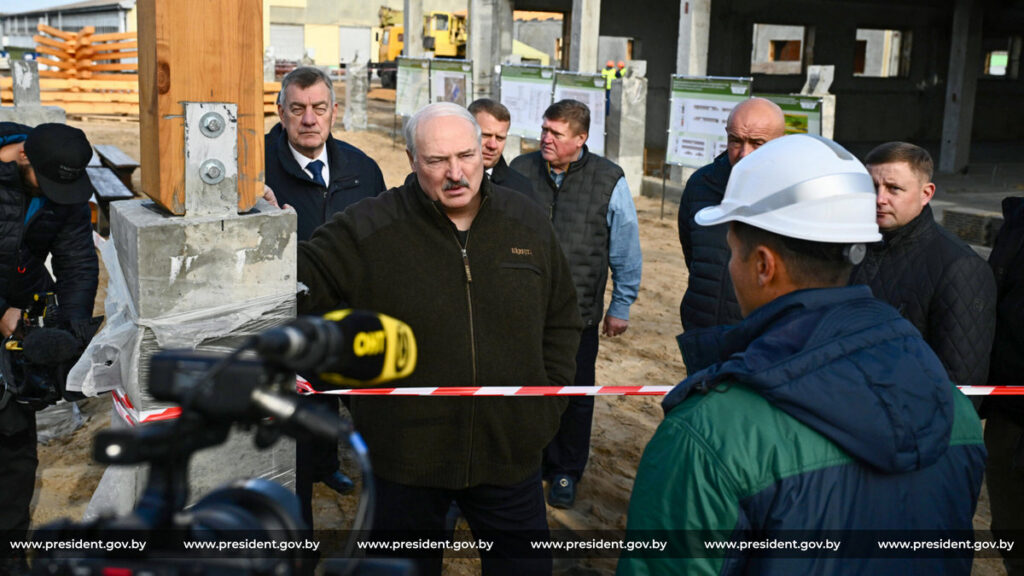 К ним надо относиться, как к своим людям. Лукашенко — о трудовых мигрантах