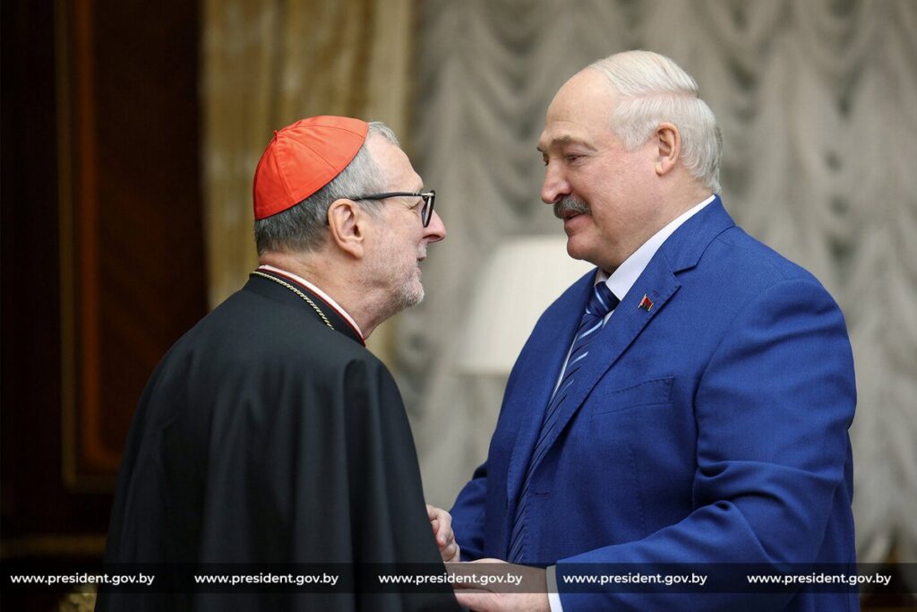 «Божьи люди против детей дьявола»: Азарёнок о видении будущего Европы и визите кардинала в Минск