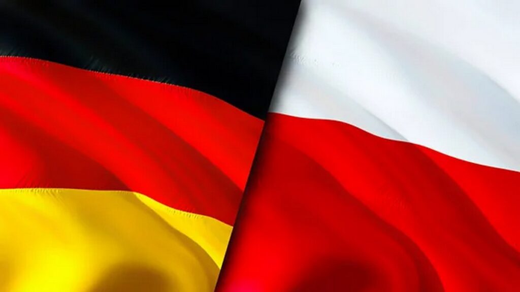 Германия отменяет праздники, Польша защищает виновных: узнали всю подноготную