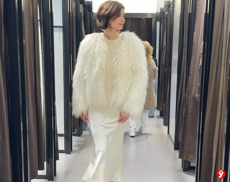 Пуховики-одеяла, пальто с акцентами и мех везде: гид по зиме 2025–2026