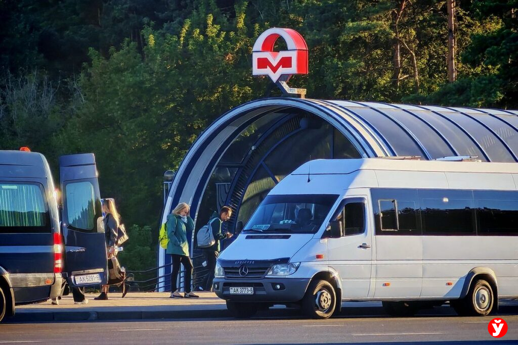 С 1 ноября в маршрутках можно будет расплатиться картой или через QR-код