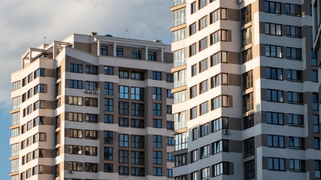 Покупать квартиру сейчас или подождать? Разбираем рынок недвижимости в Минске