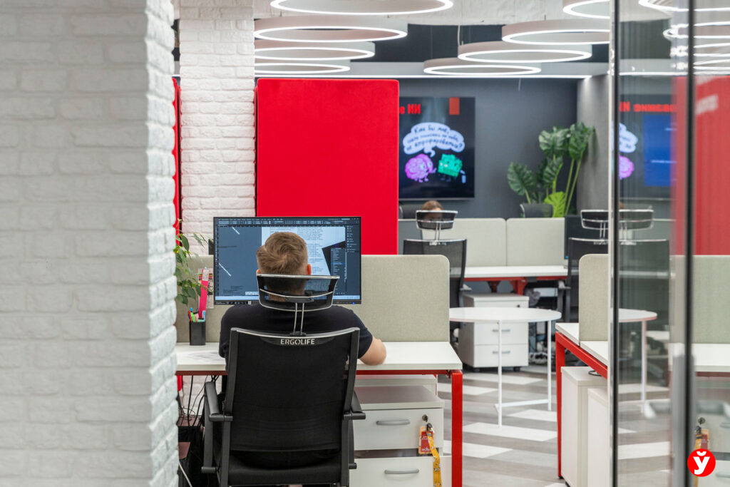 «Минской правде» — 75: как газета пережила мамонтов, радио и искусственный интеллект