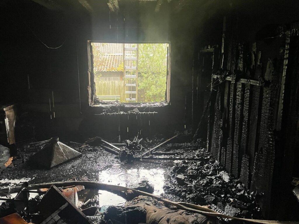 На пожаре в Плещеницах погиб человек