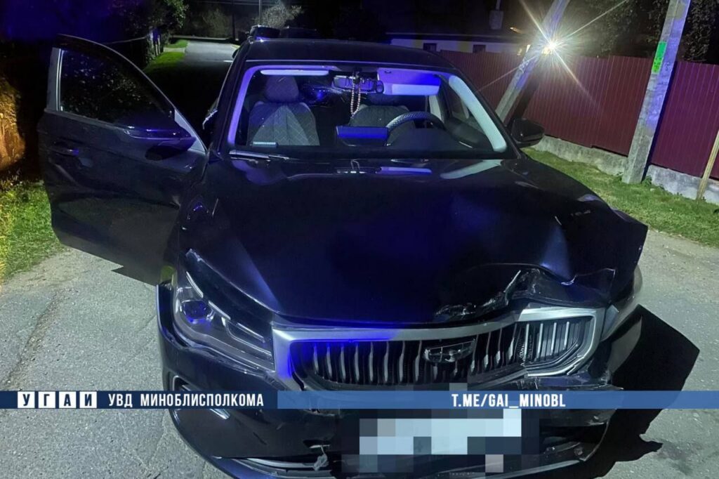 В Михановичах Nissan не уступил дорогу Geely: пострадал пассажир