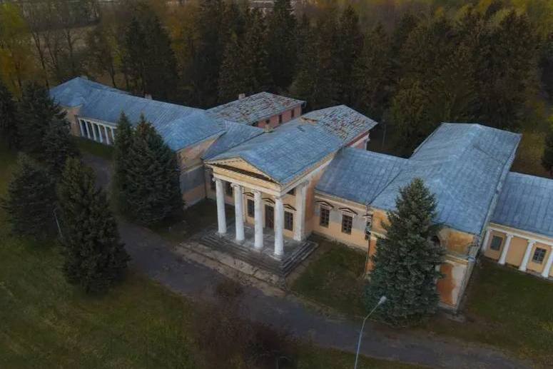 Где находится дворец Рдултовских, который оказался в тени Несвижского замка