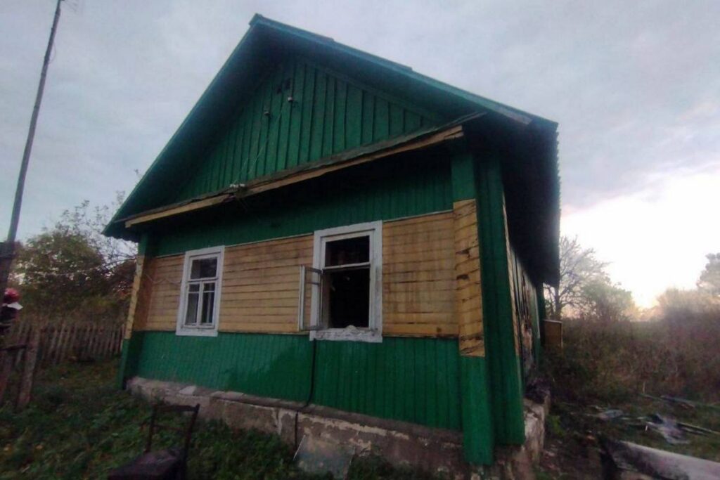 Мужчина погиб при пожаре в доме под Воложином — его нашли на диване