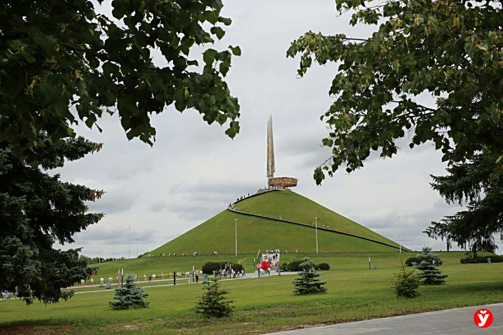 На Кургане Славы во время субботника заложат парк в форме крыльев аиста