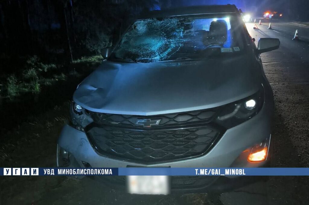 В Солигорском районе автомобиль сбил двух велосипедистов: оба госпитализированы