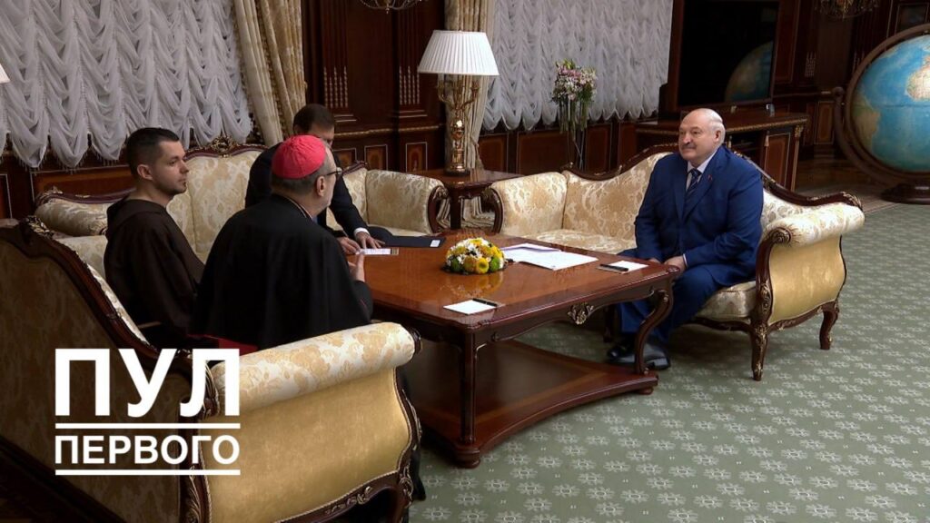 Лукашенко встретился со спецпосланником Папы Римского: «Вы для нас практически белорус»