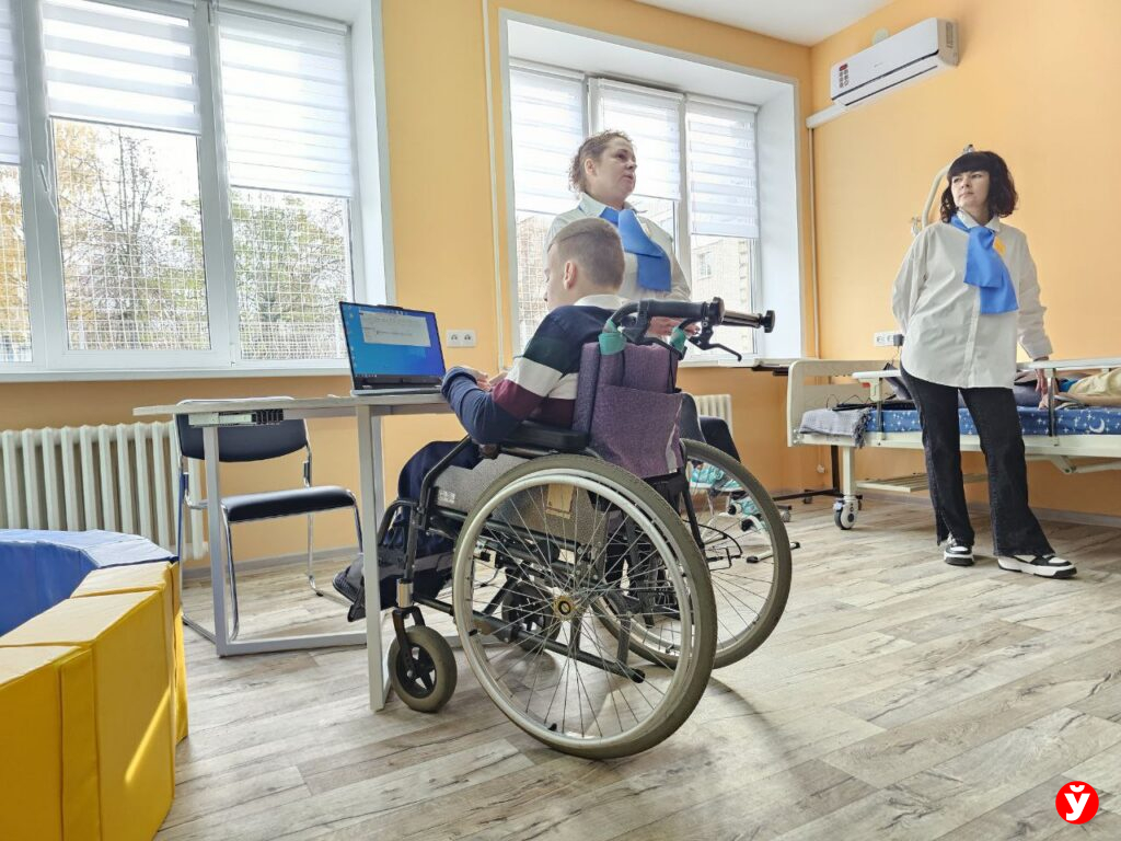 Управлять компьютером только глазами. Репортаж с открытия уникального отделения в Борисове